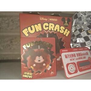MINISO Disney Mickey Fun Crash Series SECRET Pendant Figure and card RARE